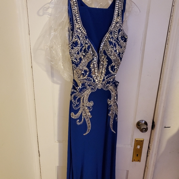 Prom dress - Picture 3 of 3